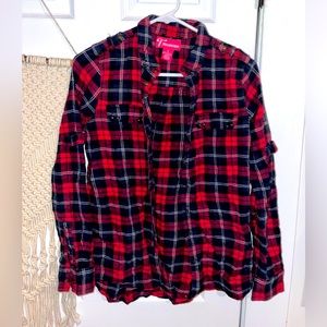 Women’s flannel shirt